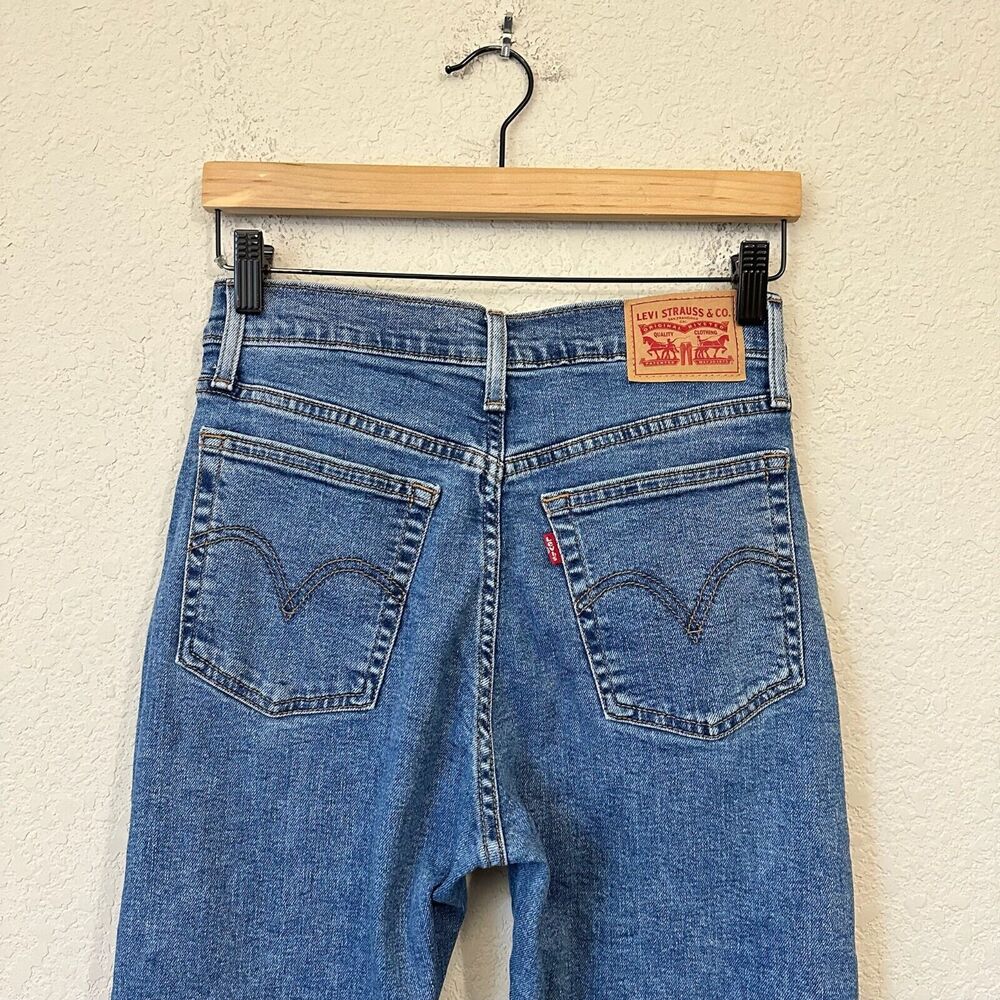 LEVI'S Wedgie Straight Jeans Blue Cropped Cut-Off High Rise Button Fly - Picture 6 of 14
